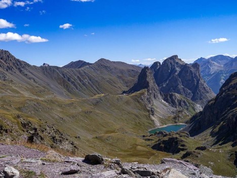 Les Arêtes de la Bruyère devant l'Aiguillette du Lauzet