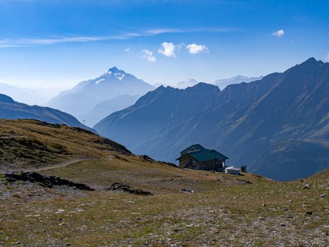 Refuge du Col de la Croix du Bonhomme, le Mont Pourri et la Vanoise