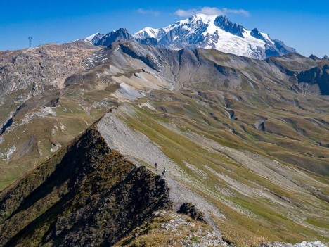 Le Mont Blanc, des randonneurs croisés sur la Crête des Gittes