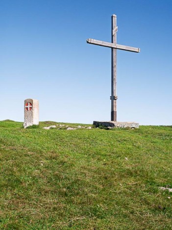 Borne n°29 et Croix de l'Alpe