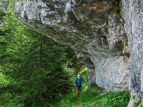Sur la sente de la doline du Grand Glacier du Pinet