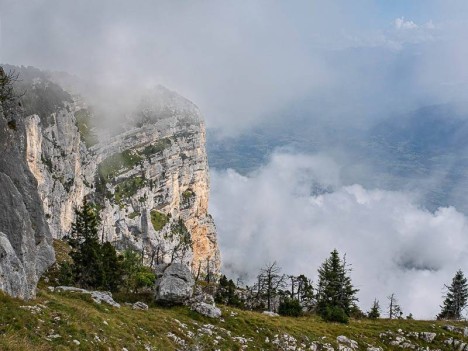 Brouillard sur la falaise de la Rousse