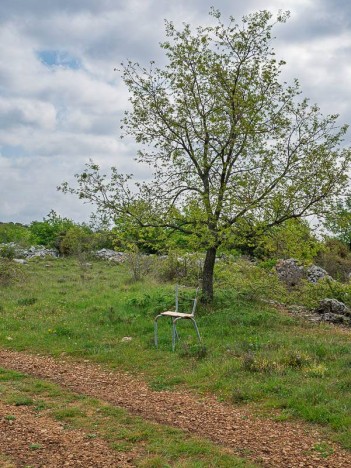 Invitation au repos sur le chemin de Perséguier