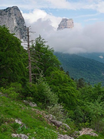 Les Rochers du Parquet et le Mont Aiguille